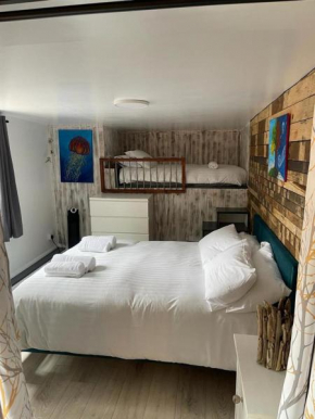 Charming Chalet in Stoke Fleming - Sleep 3 4